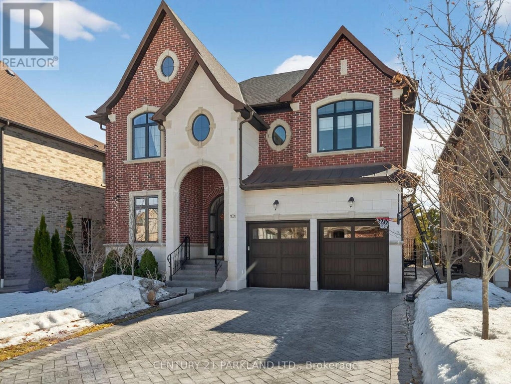 101 Arten Avenue, Richmond Hill (mill Pond)