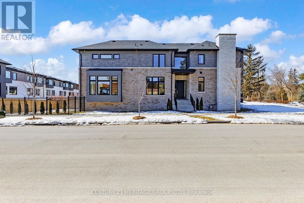 251 Oxford Street, Richmond Hill (mill Pond)