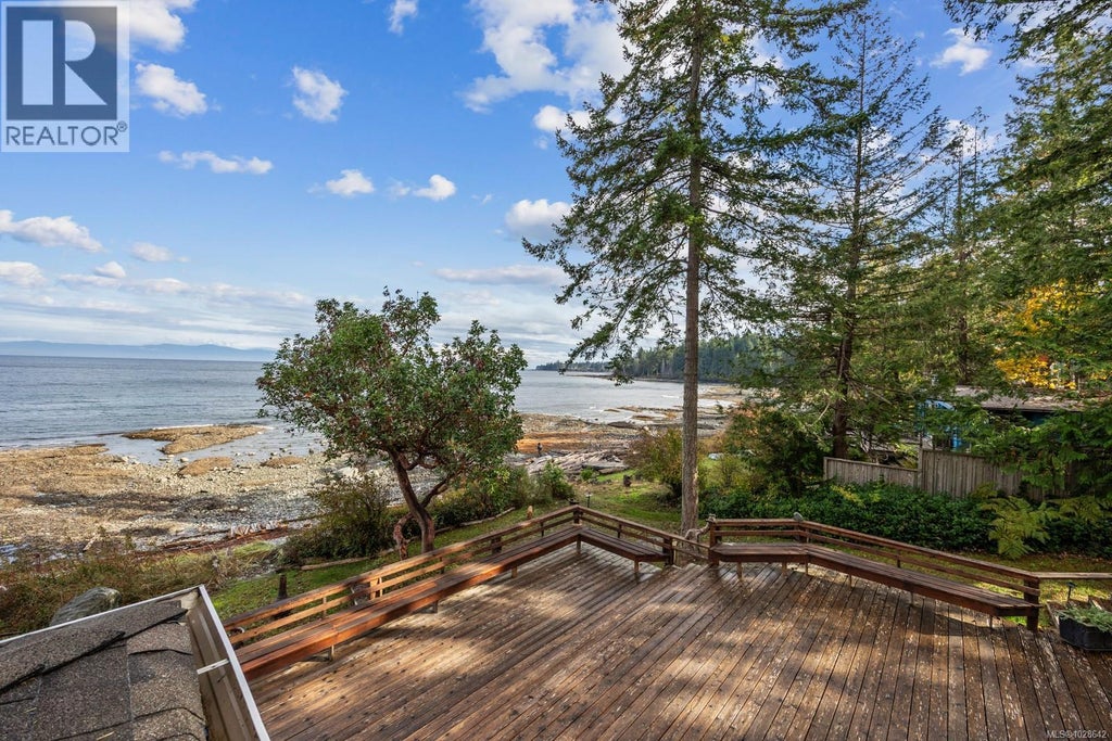 3495 Harwood Road, Hornby Island