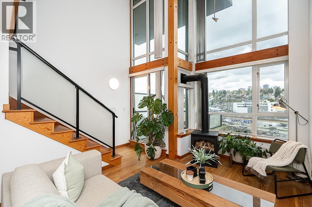 425 10 Renaissance Square, New Westminster