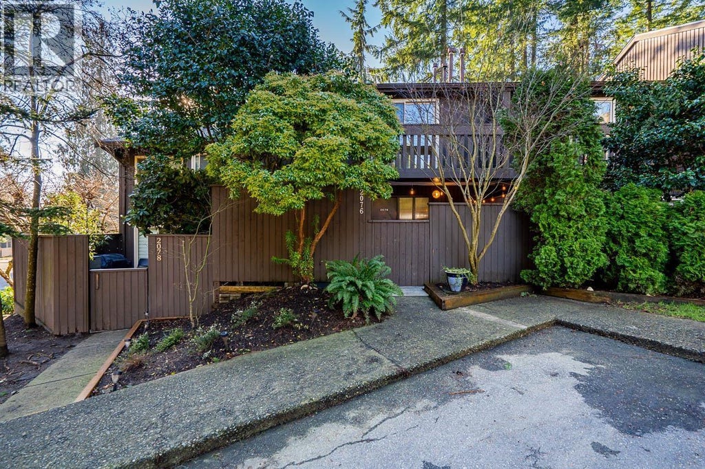 2076 Purcell Way, North Vancouver