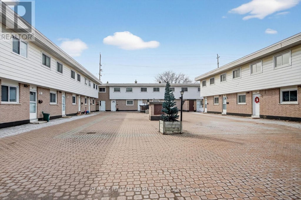 427 Moodie Drive, Ottawa