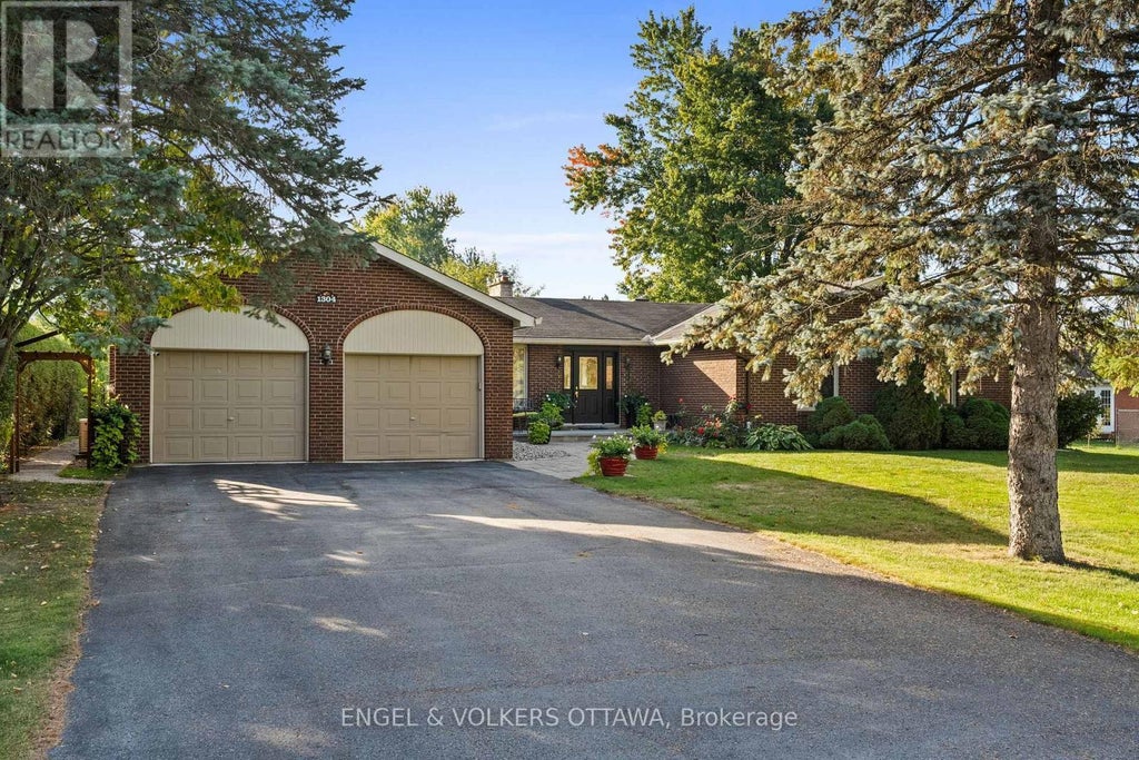 1304 Fairway Drive, Ottawa