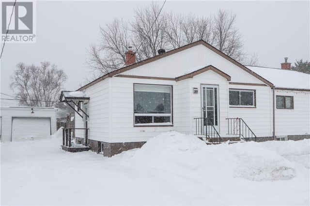 217 Fifth Avenue, Lively