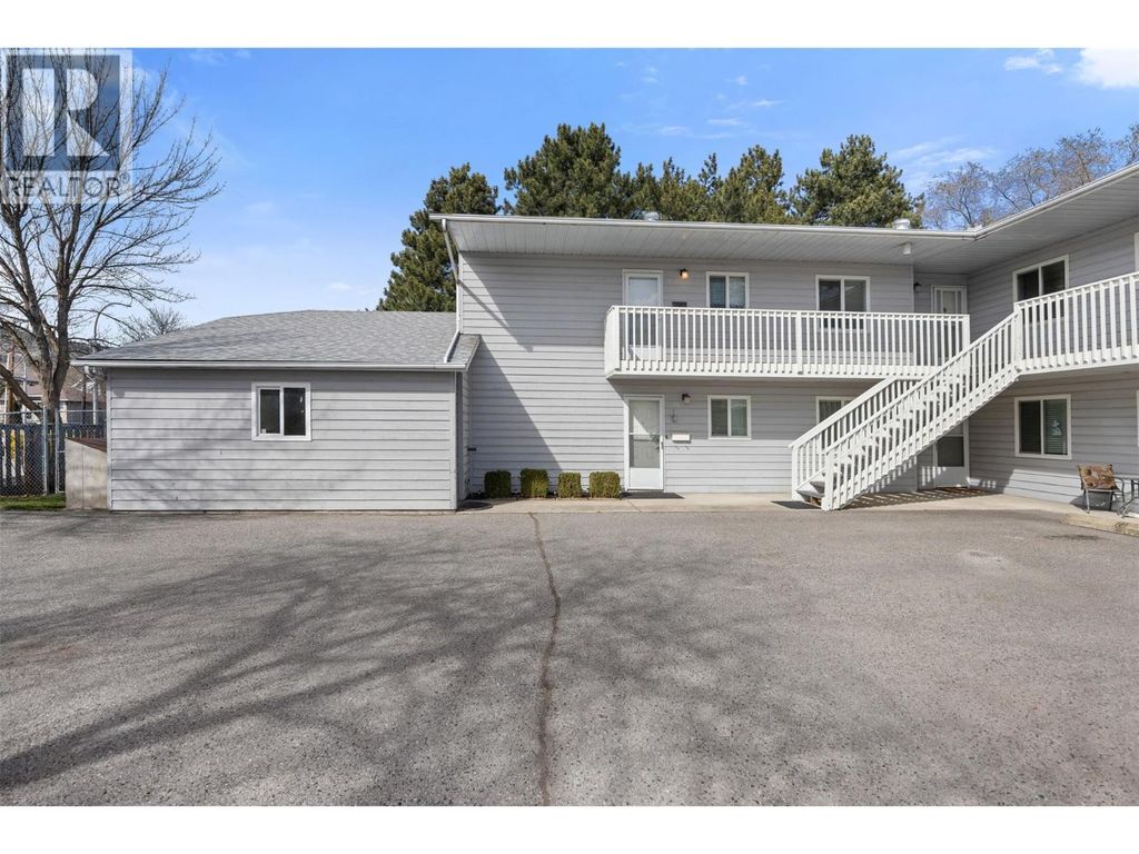 135 Woods Road Unit# 201, Kelowna
