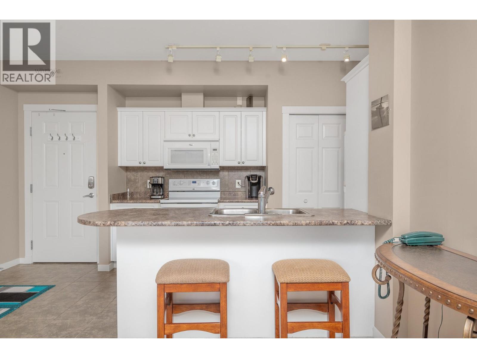 3550 Woodsdale Road Unit# 209, Lake Country Property Listing: MLS ...