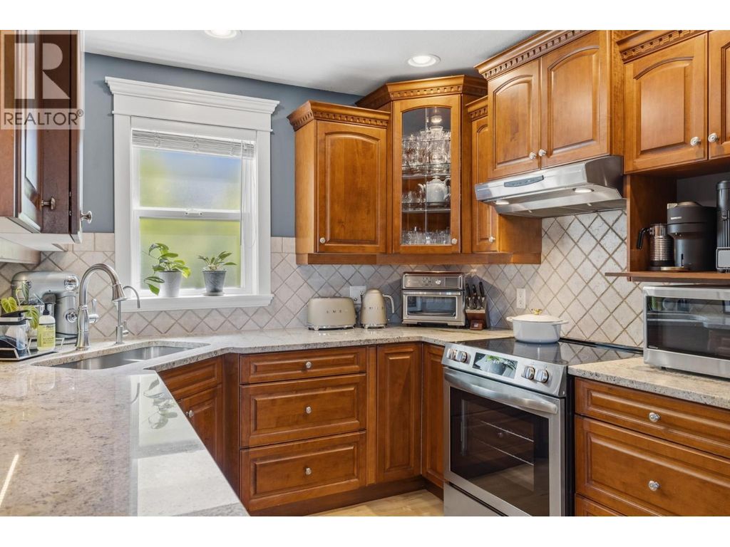 4049 Lakeshore Road Unit# 103, Kelowna