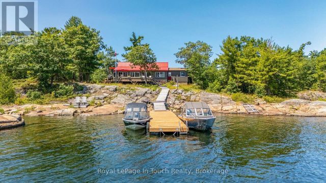 34 B320 Sans Souci Island, The Archipelago (archipelago South)