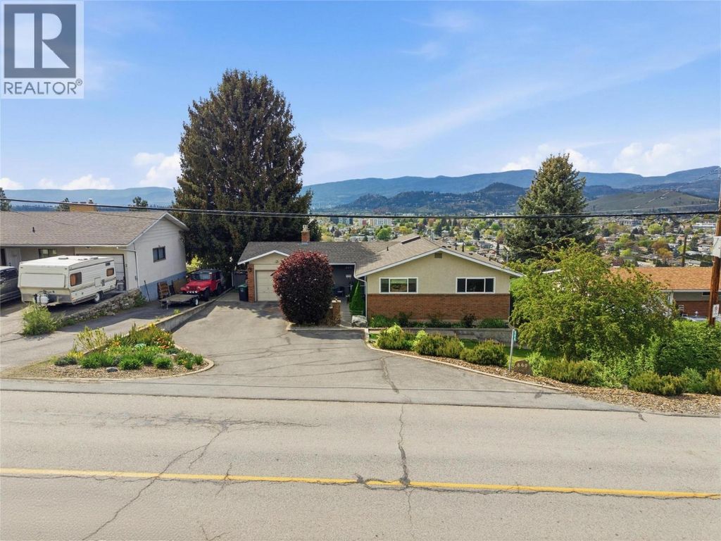 869 Mckenzie Road, Kelowna