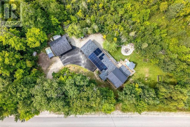 36 Meadows Avenue, Tay