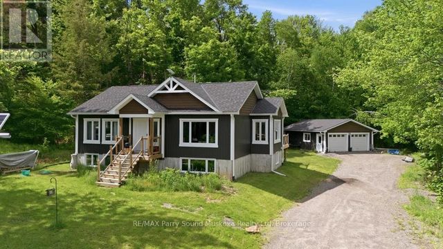 1087 Prospect Lake Road, Bracebridge (draper)