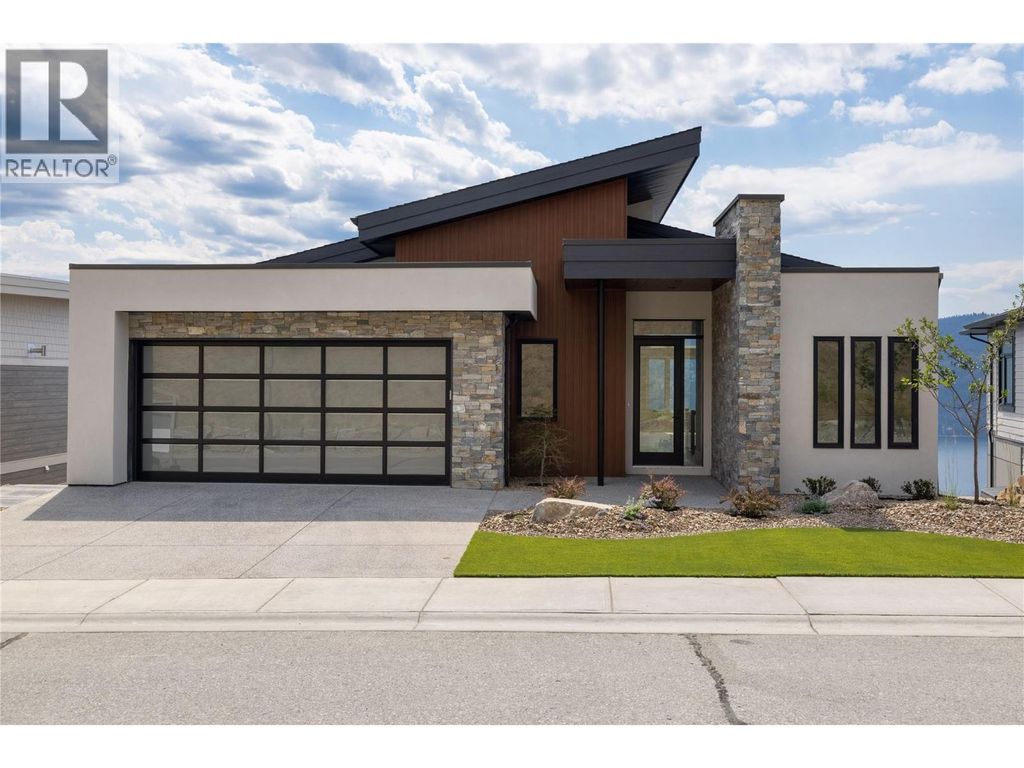 8828 Oxford Road, Vernon