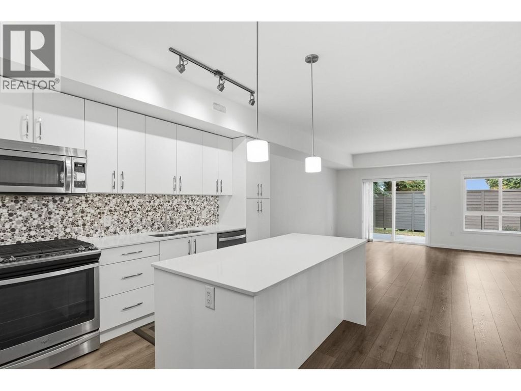 680 Old Meadows Road Unit# 74, Kelowna