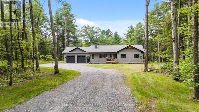 1097 Hawk Valley Road, Algonquin Highlands (stanhope)