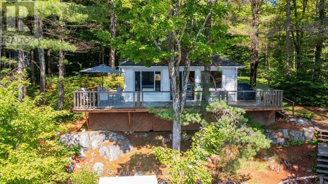 4 Post Lane, Seguin