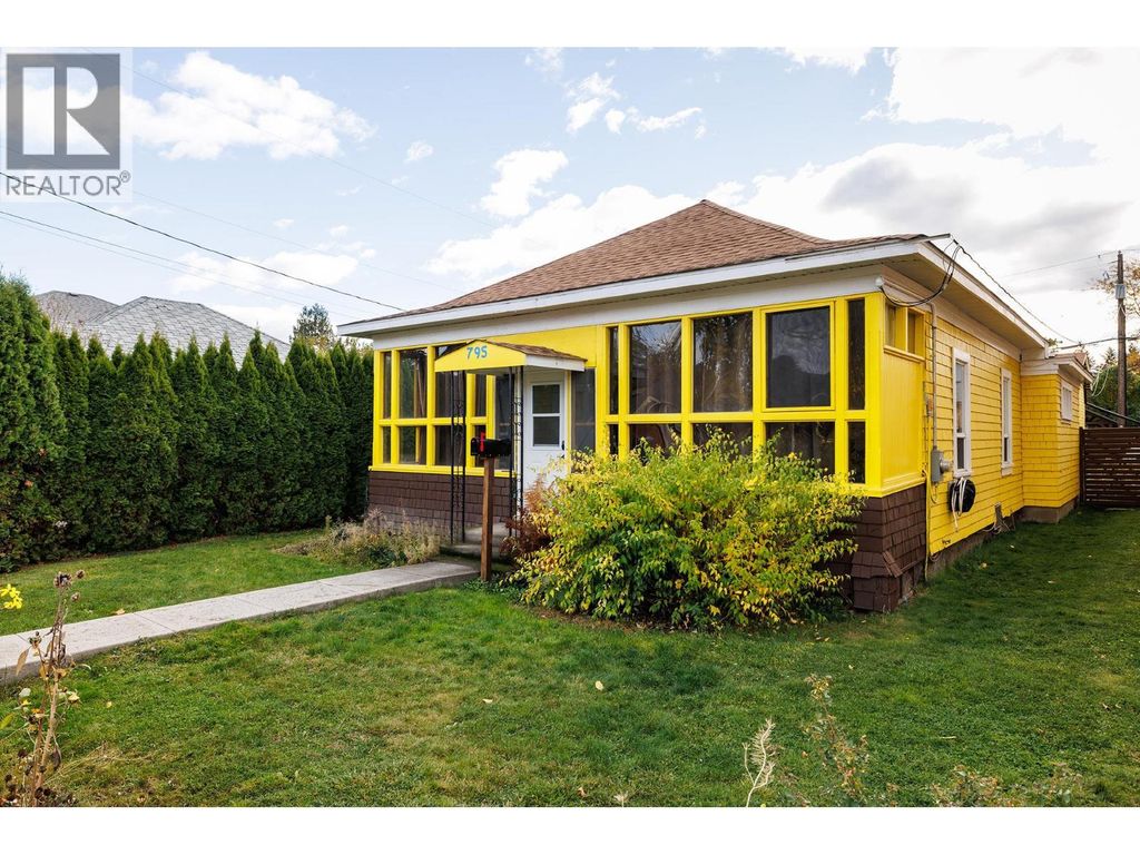795 Lawson Avenue, Kelowna