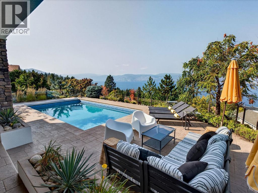 390 Okaview Road, Kelowna