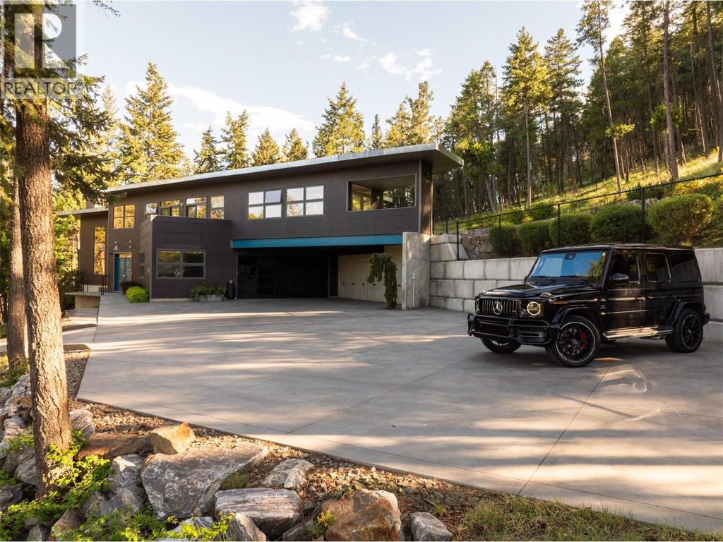 324 Clifton Road, Kelowna