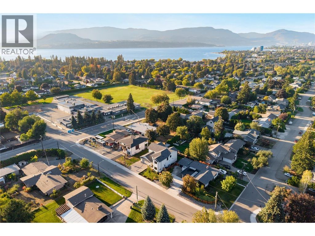 712 Hazell Road, Kelowna
