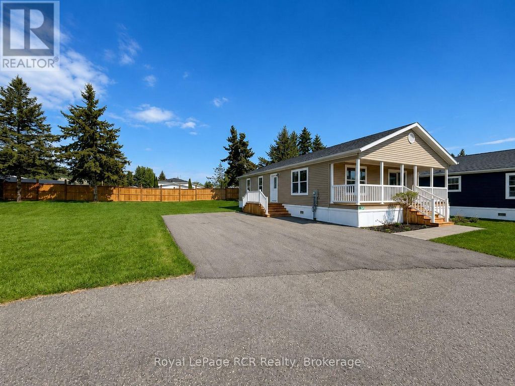210 Spruce Drive, West Grey