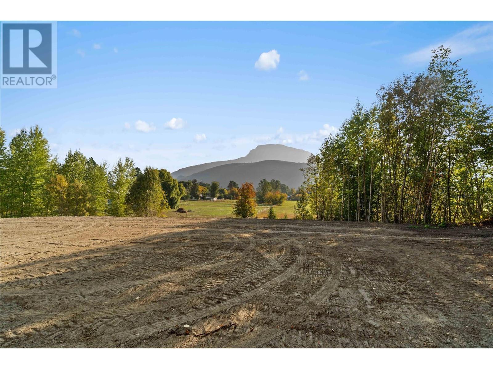3463 Kernaghan Road, Salmon Arm Real Estate Listing MLS® 10302156