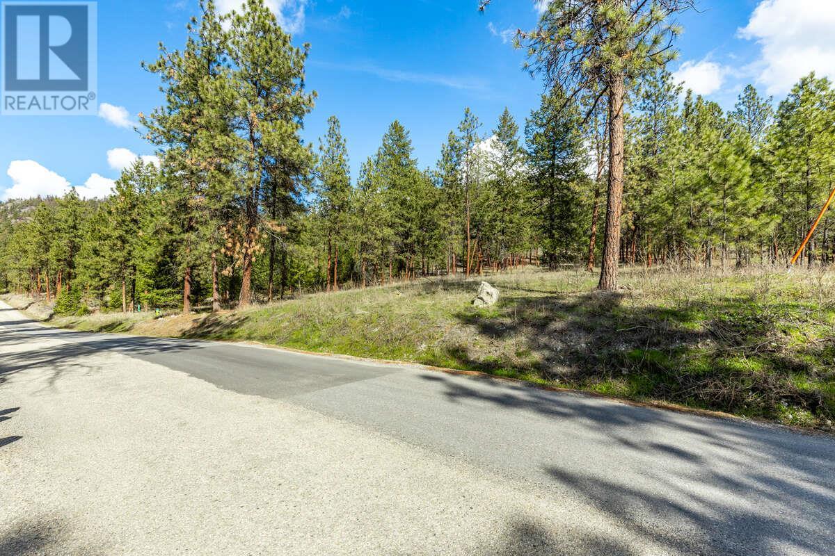 6015 Ottley Road. Lake Country, British Columbia