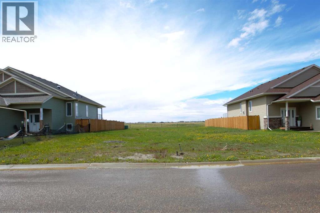 4006, 4008 68 Street, Stettler