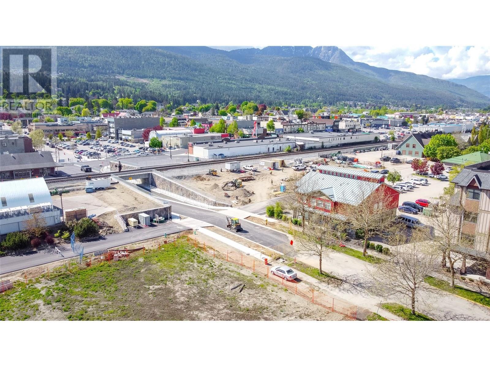 250 Harbourfront Drive Ne. Salmon Arm, British Columbia