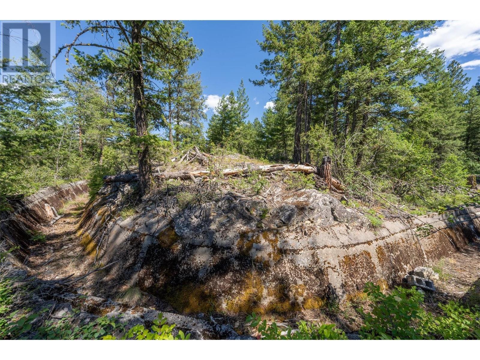 5401-5403 Mcculloch Road. Kelowna, British Columbia