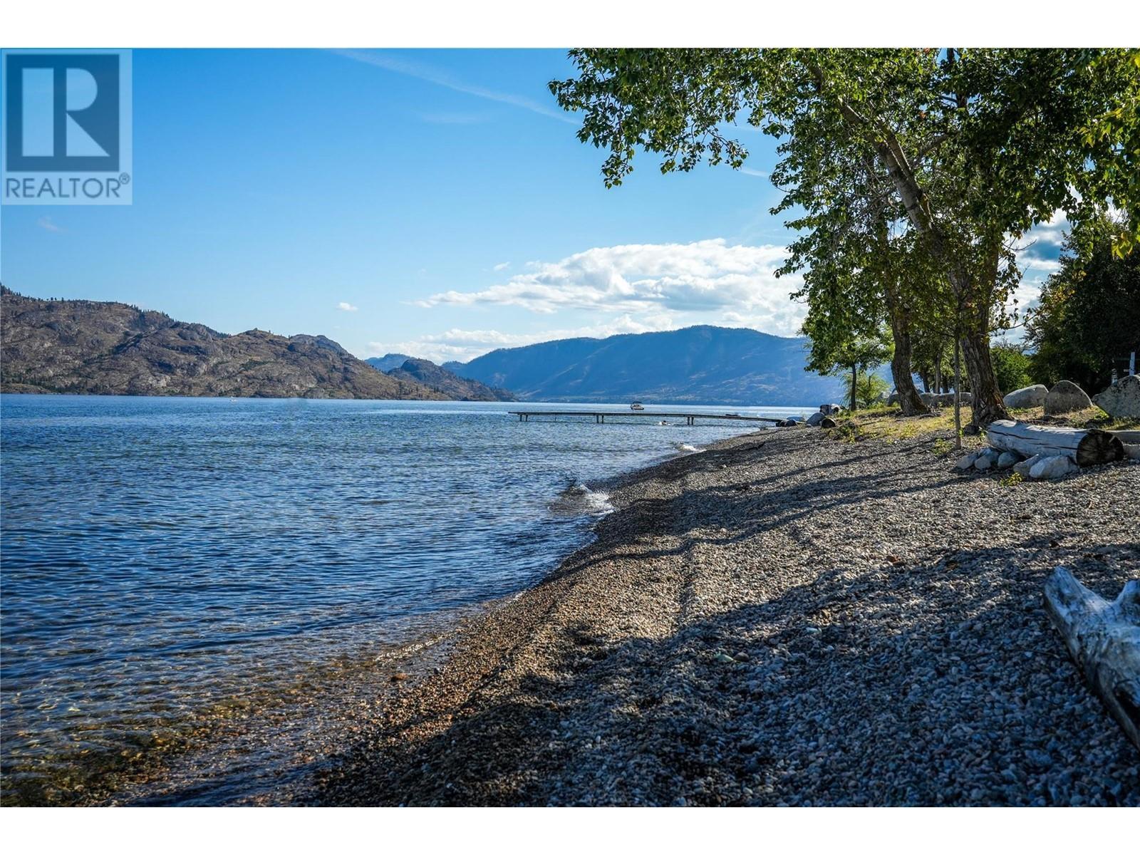 3960 Beach Avenue. Peachland, British Columbia