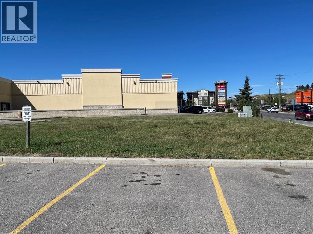 505 Railway Street W, Cochrane