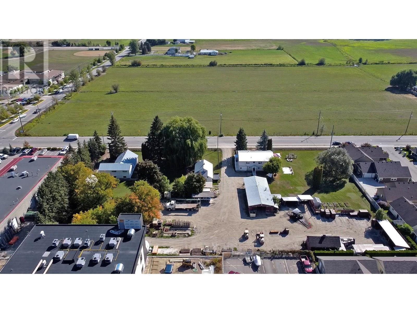 1091, 1131, 1171 10 Street Sw. Salmon Arm, British Columbia