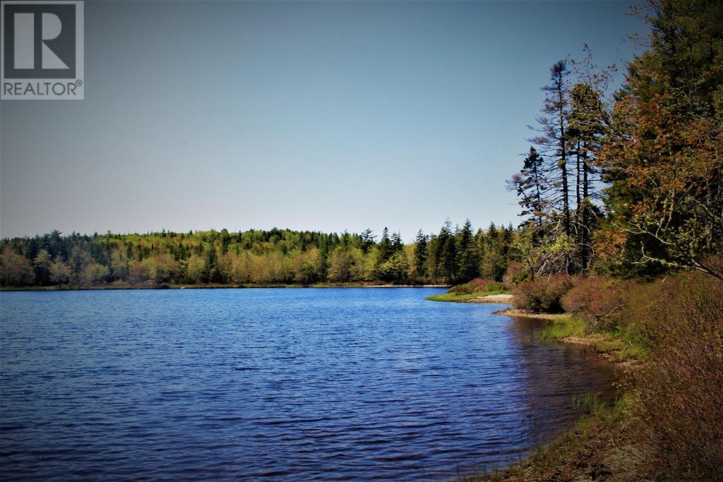 2 Laconia Road, Lunenburg