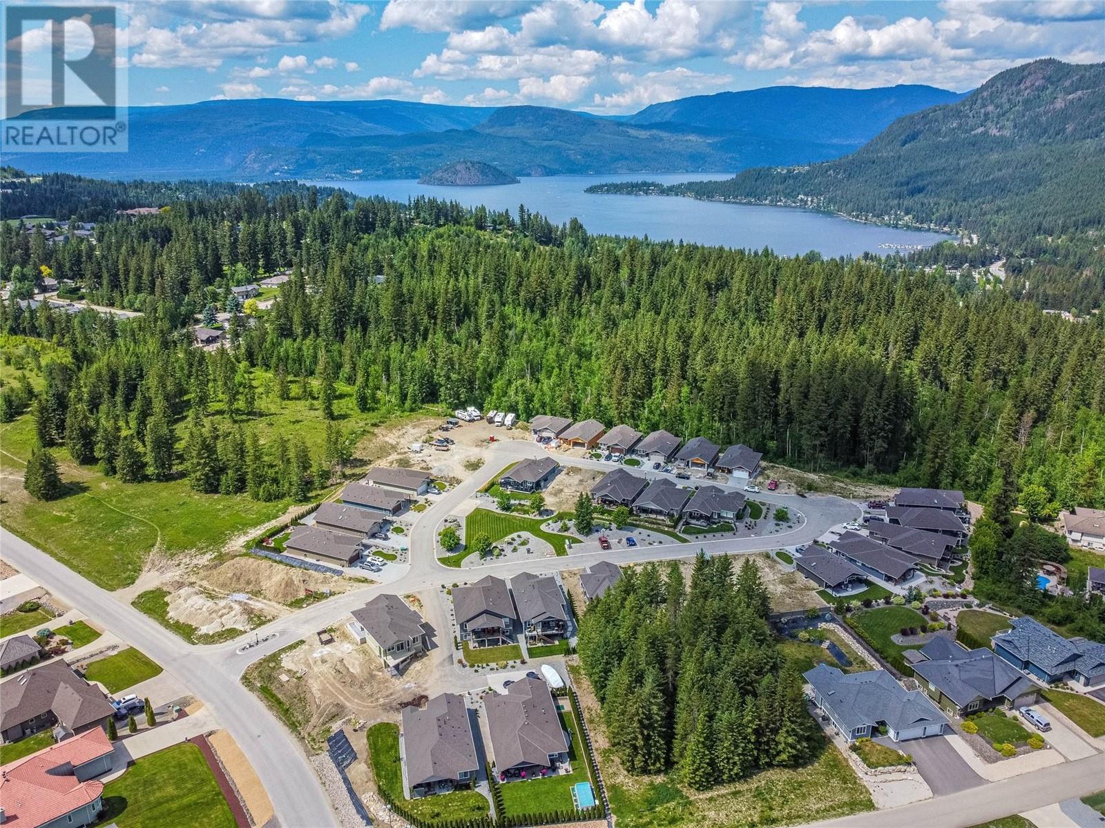 2715 Golf Course Drive Unit# 10. Blind Bay, British Columbia