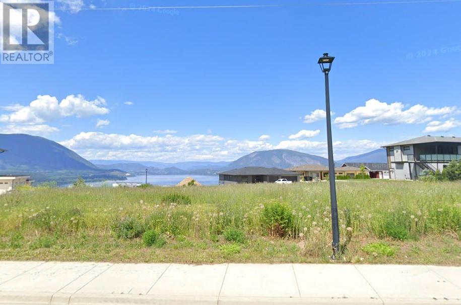 1150 19 Avenue Se. Salmon Arm, British Columbia