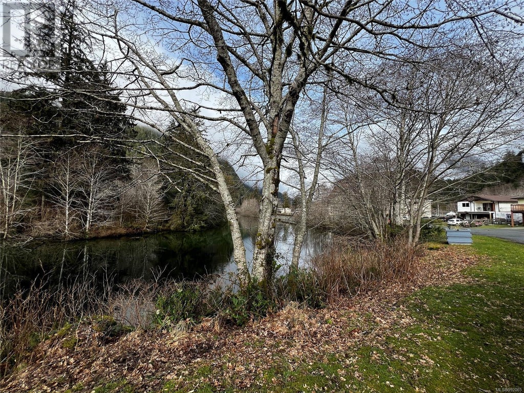 525 Maquinna Drive N, Tahsis