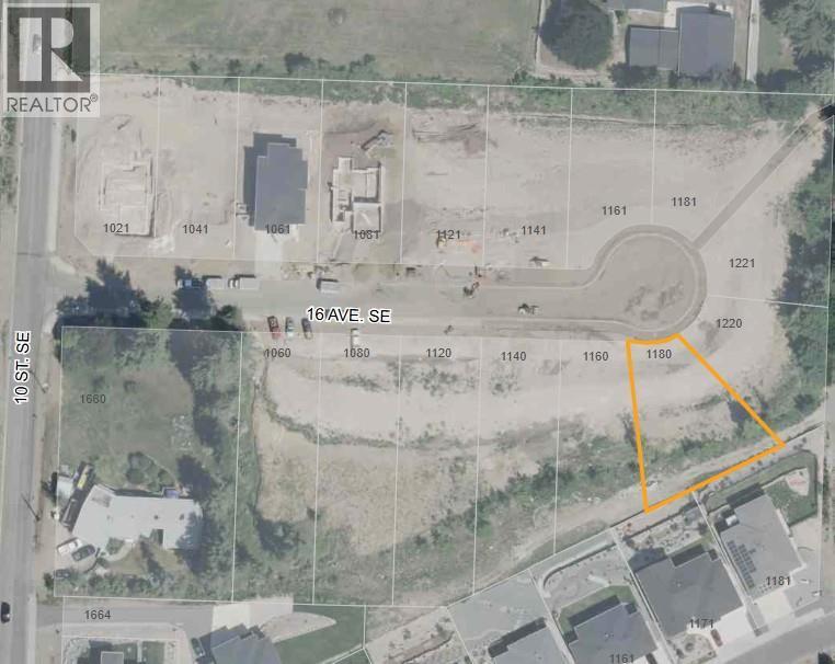 1180 16 Avenue Se. Salmon Arm, British Columbia