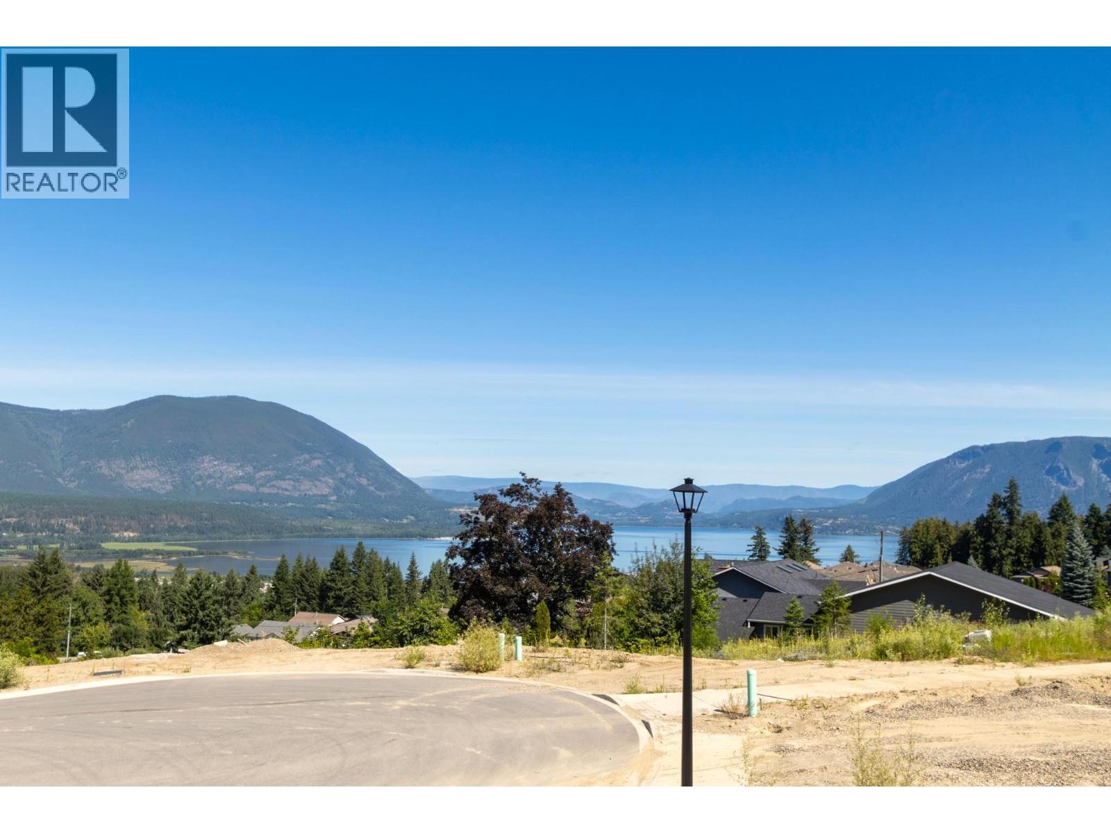 1180 16 Avenue Se. Salmon Arm, British Columbia