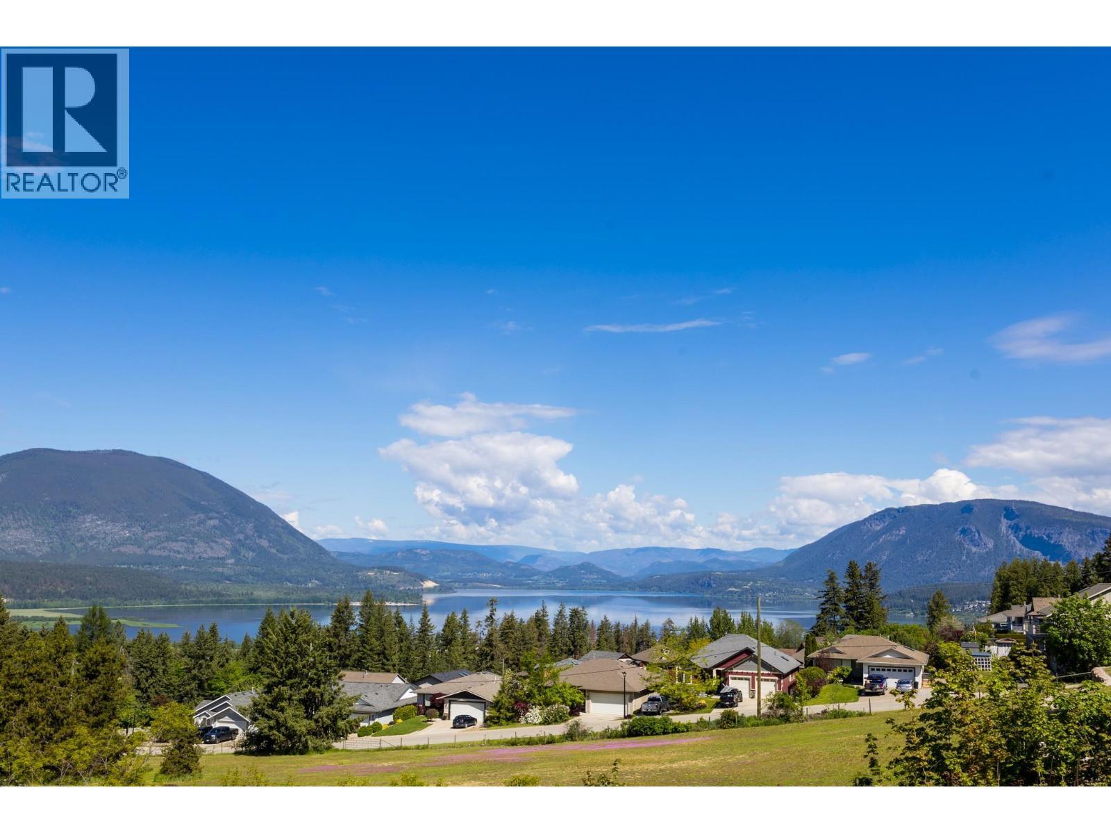 1180 16 Avenue Se. Salmon Arm, British Columbia