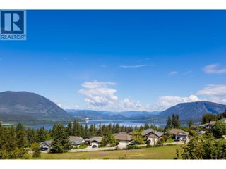 1180 16 Avenue Se. Salmon Arm, British Columbia