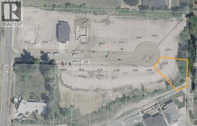 1220 16 Avenue Se. Salmon Arm, British Columbia