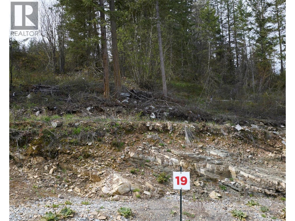 246 Crooked Pine Road, Enderby