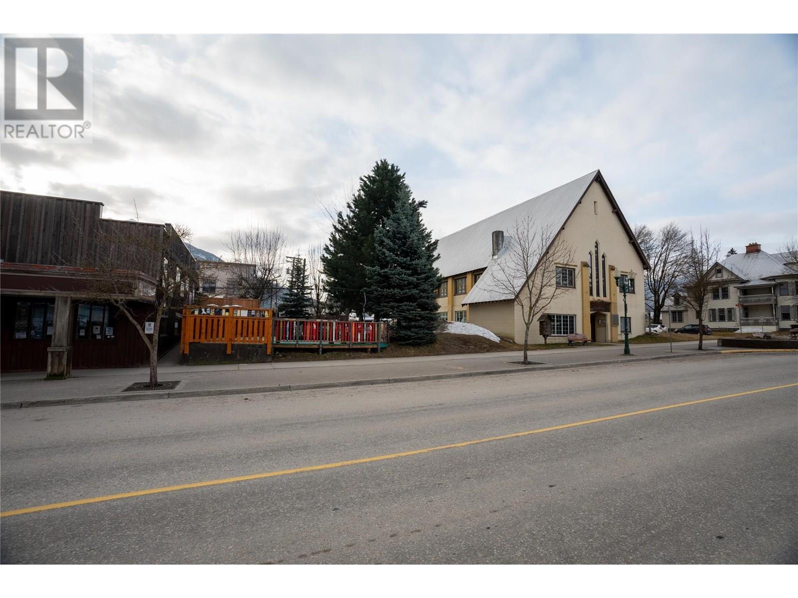 310 Mackenzie Avenue. Revelstoke, British Columbia