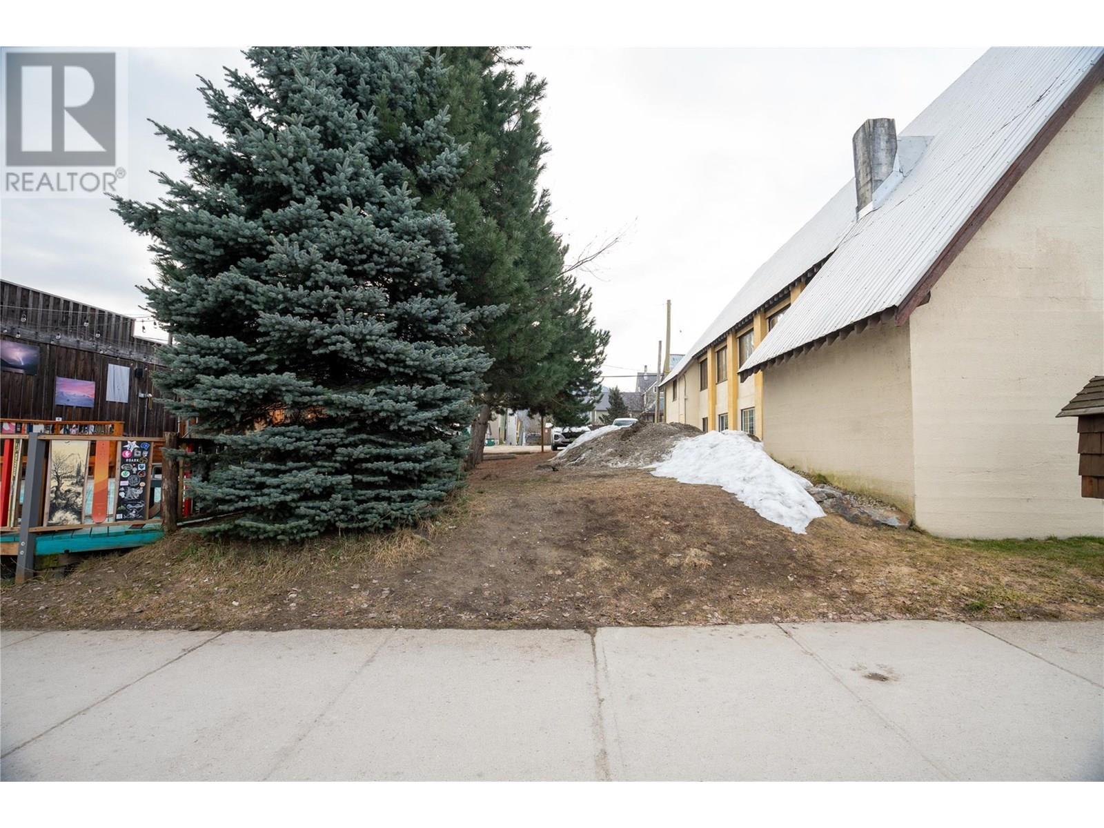 310 Mackenzie Avenue. Revelstoke, British Columbia