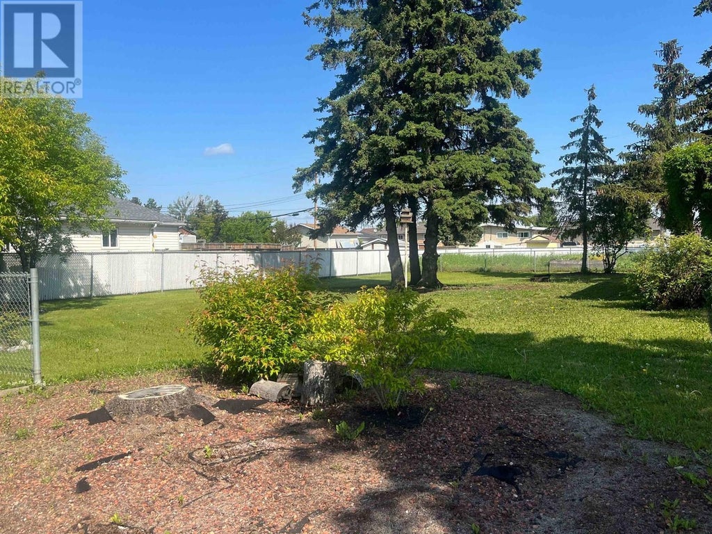 9020 101 Avenue, Fort St. John