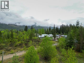 4103 Balsam Way. Malakwa, British Columbia