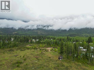 4103 Balsam Way. Malakwa, British Columbia