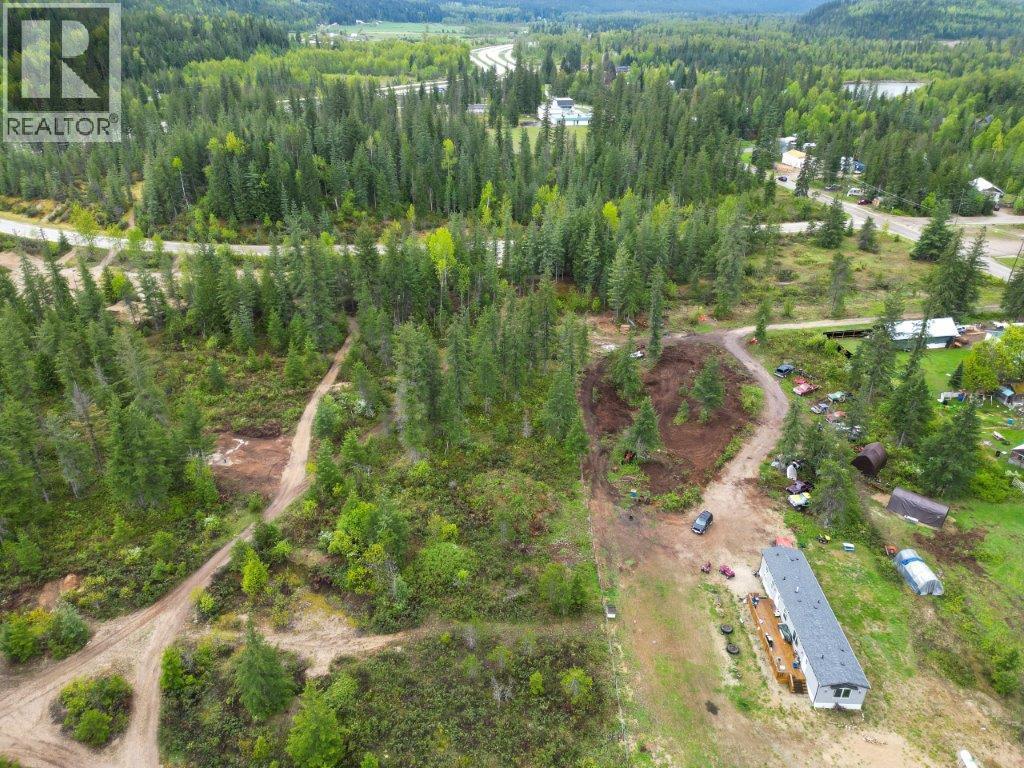 4103 Balsam Way. Malakwa, British Columbia