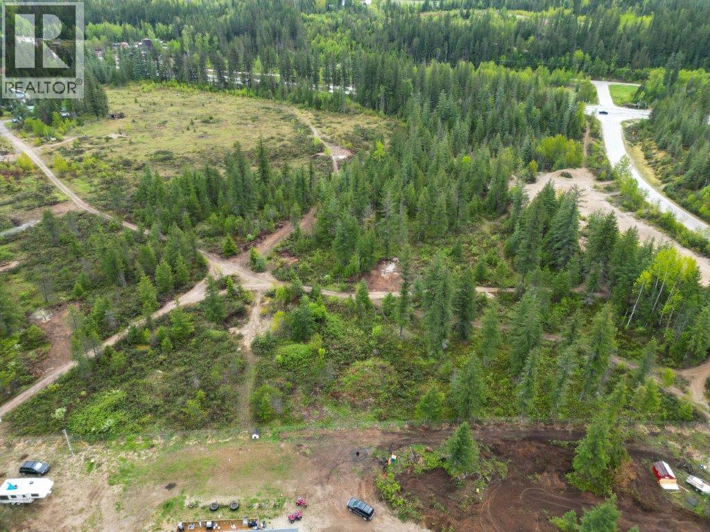 4103 Balsam Way. Malakwa, British Columbia