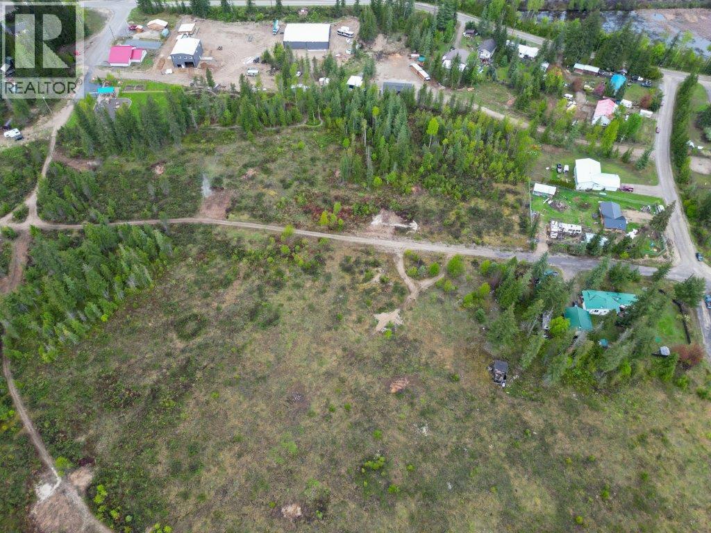 4103 Balsam Way. Malakwa, British Columbia